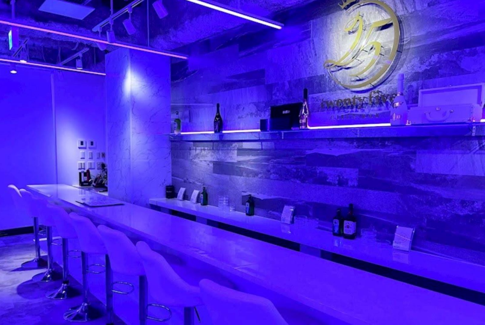 門前仲町 ガールズバー Girls Bar twenty five-25- 店内写真